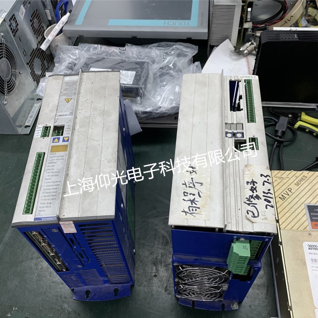 科尔摩根驱动器S62000上电报警F04 F06故障维修