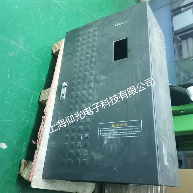易能变频器报警故障e008怎么维修